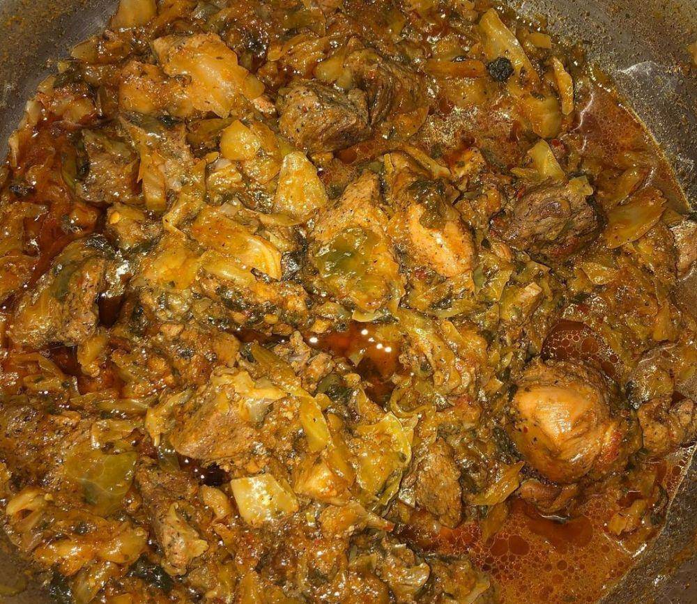 Liberian cabbage stew (instagram.com/tashascooking)