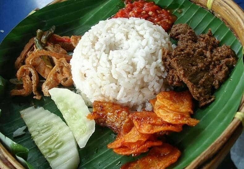 10 Ragam Nasi Rames Khas Indonesia Paling Nikmat | IDN Times