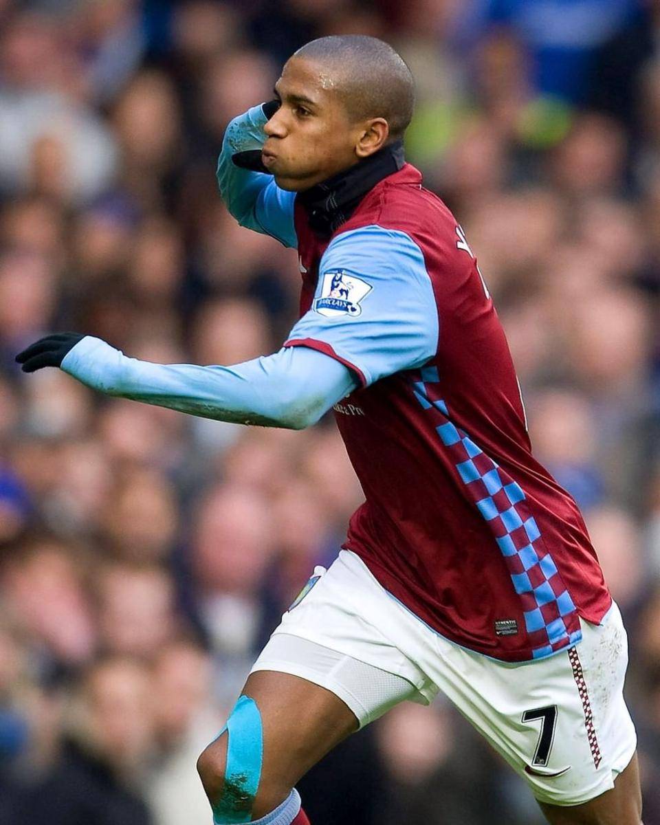 potret Ashley Young (instagram.com/avfcofficial)