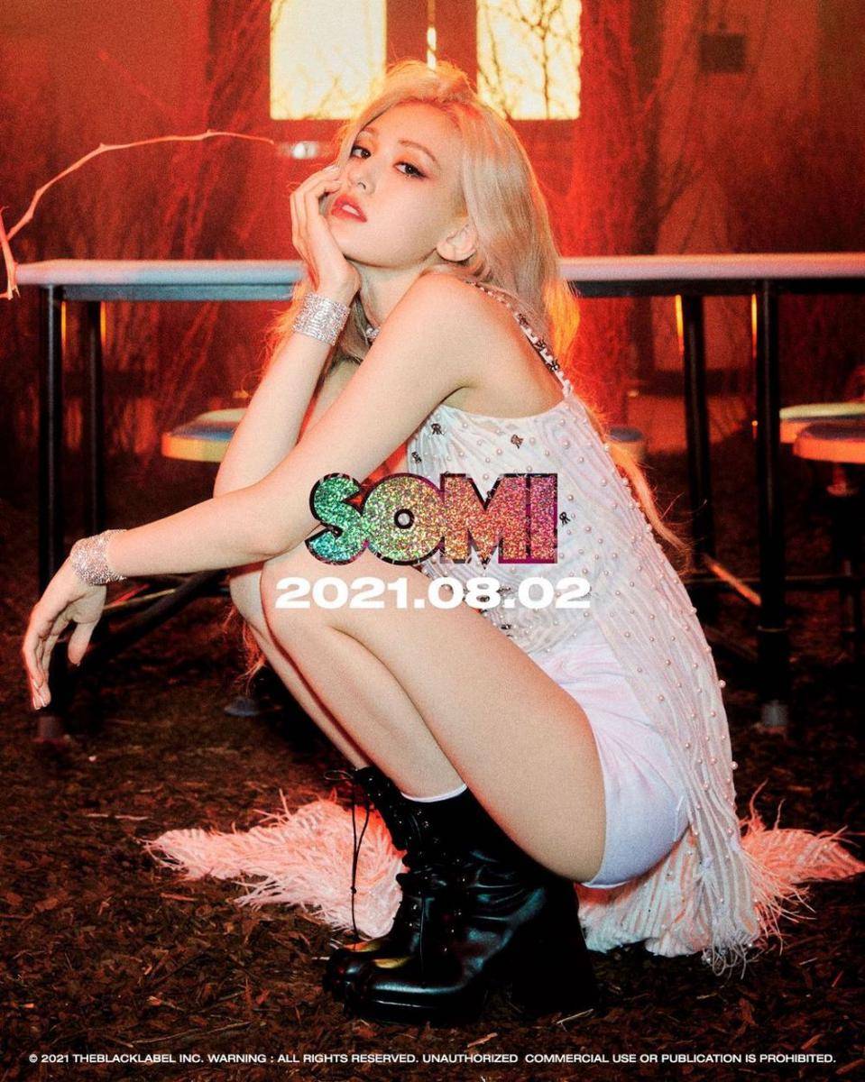 Jeon Somi untuk single "Dumb Dumb" (instagram.com/ somsomi0309)
