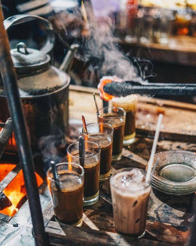 Kopi joss (instagram.com/jogjanightjogjanight)