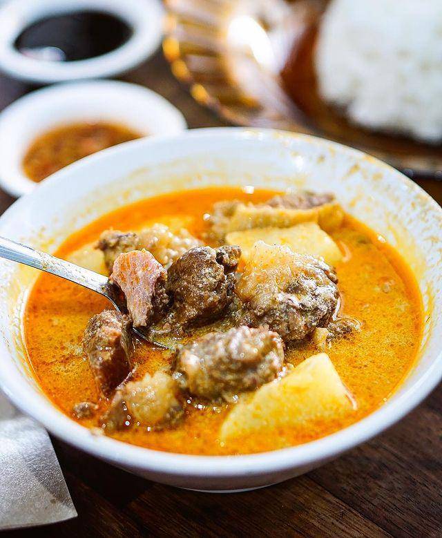 Kari medan (instagram.com/foodventurer_)