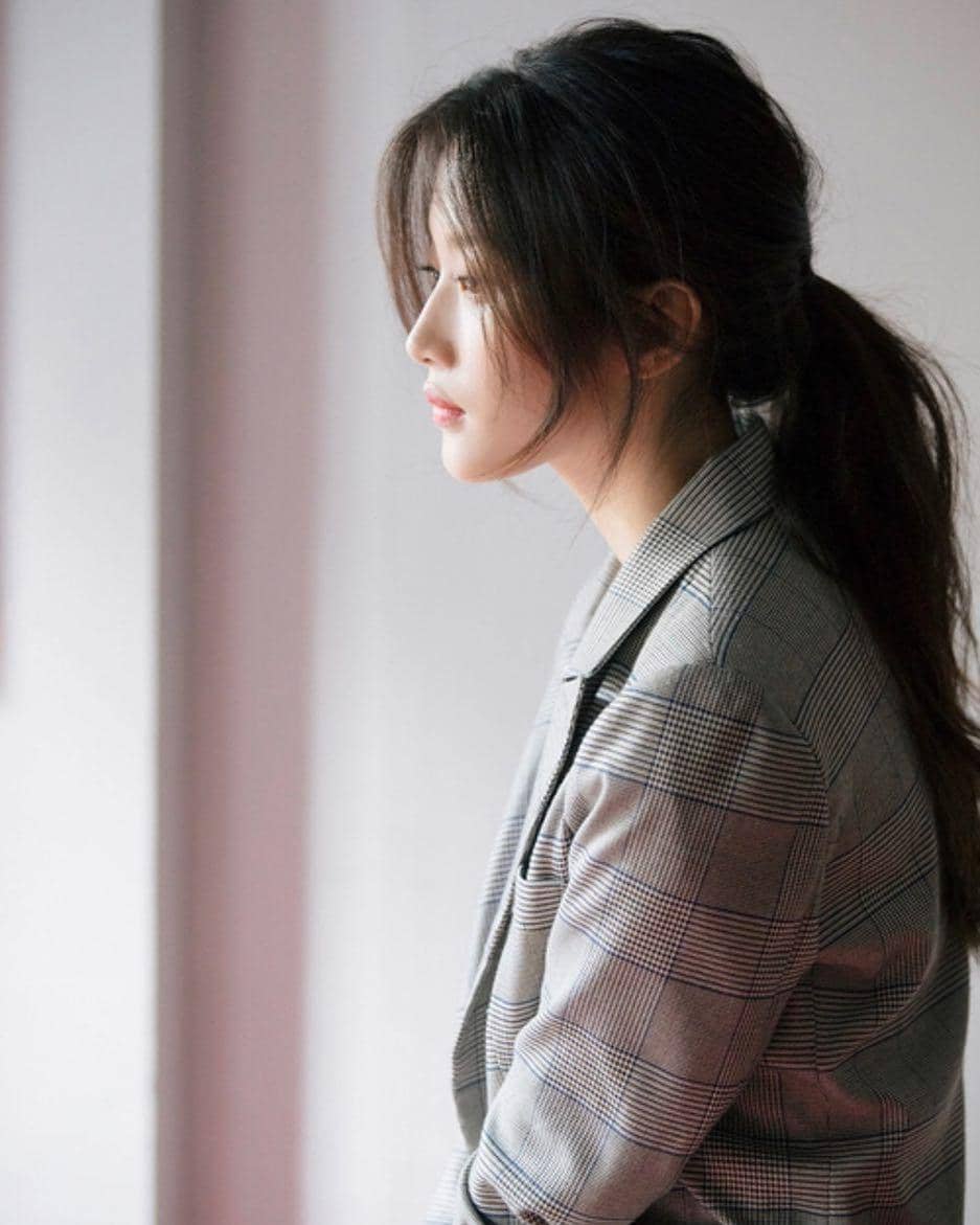 Moon Ga Young (instagram.com/m_kayoung)