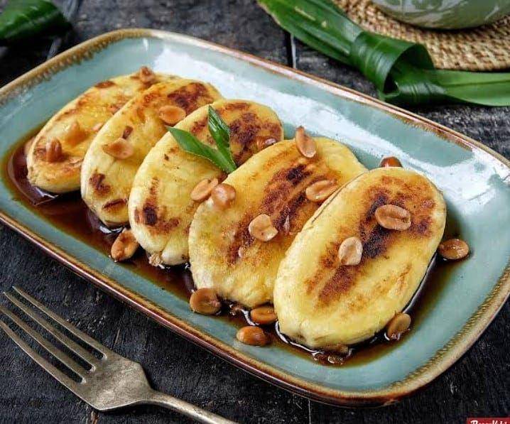 pisang epe (instagram.com/cakkimfood)