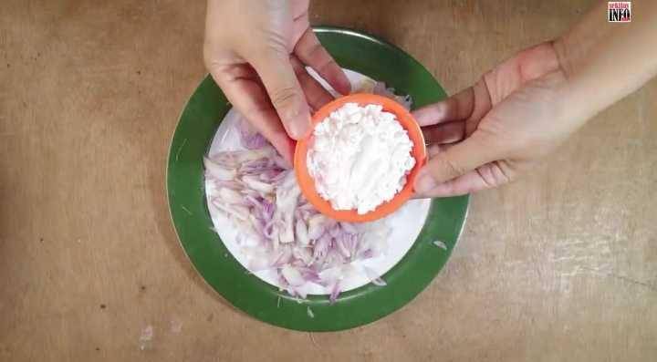ilustrasi membuat bawang goreng (dok. YouTube/Sekilas Info/)