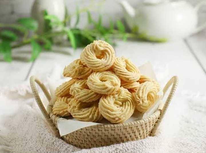 kue sagu (instagram.com/fe_cakes)