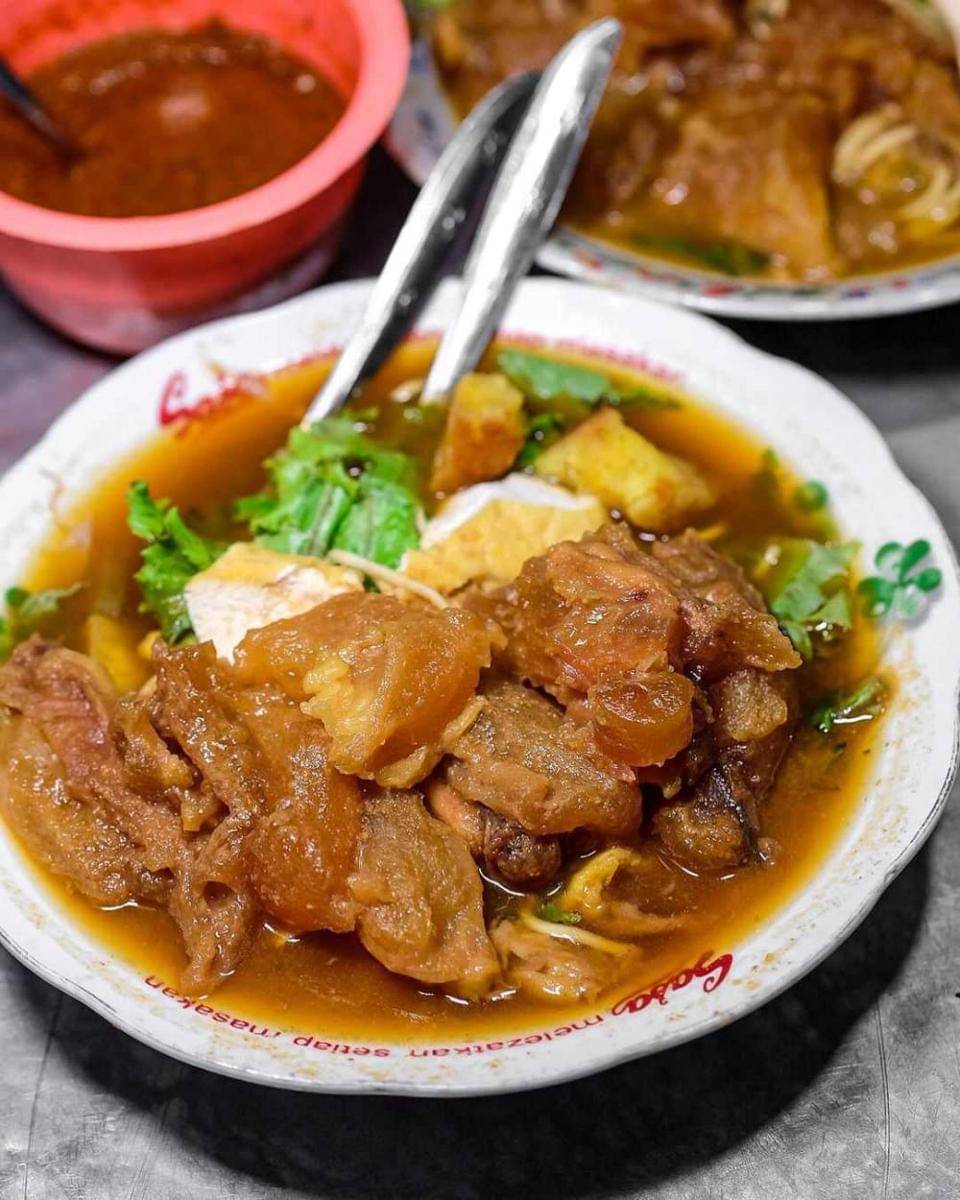 Tahu campur (instagram.com/the.lucky.belly)