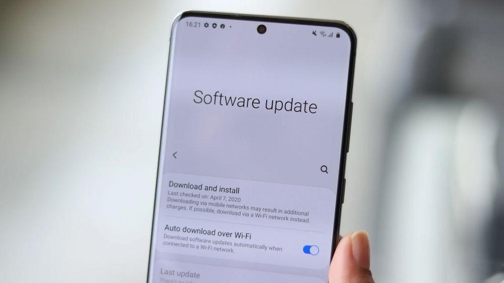 OS dan 6 Hal Lain Ini Wajib Terus Diperbarui demi HP Aman