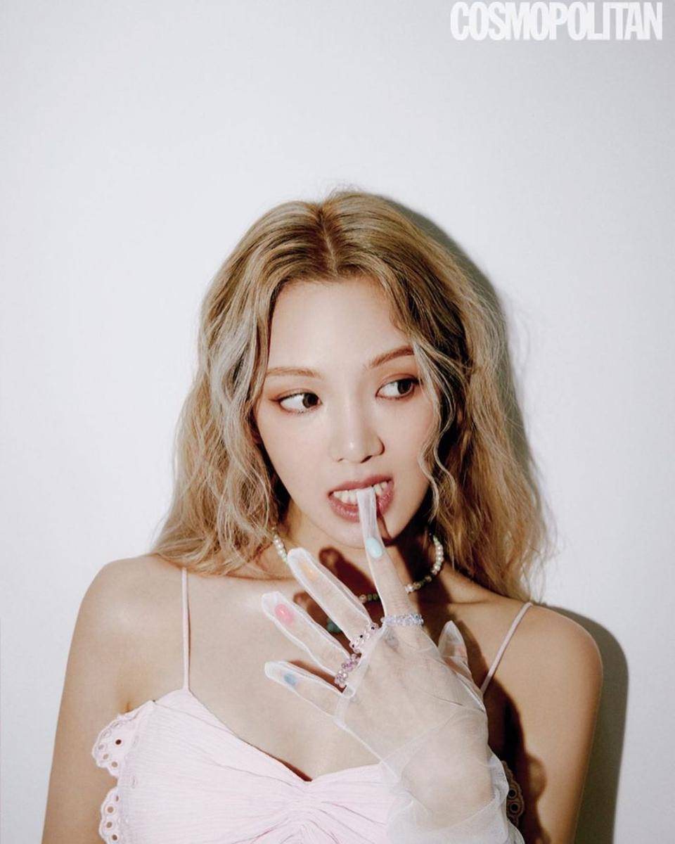 Hyoyeon (instagram.com/hyoyeon_x_x)