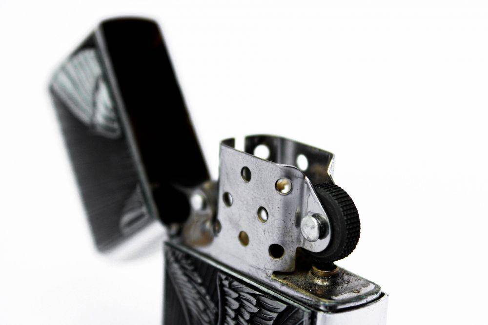 Ilustrasi lighter Zippo (Fiete Becher/Pixabay)