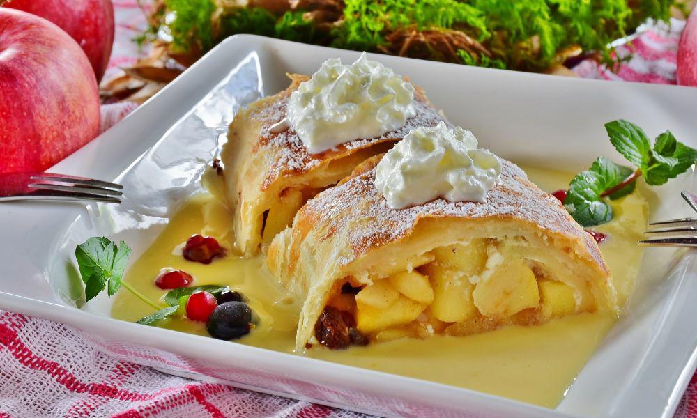 5 Olahan Strudel Apel yang Ekstra Manis dan Menggugah Selera