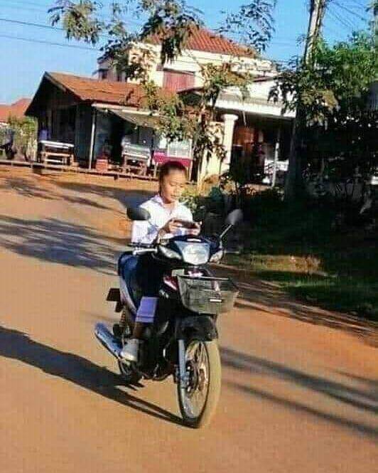aksi nyeleneh bocil (instagram.com/memecomicindonesia)