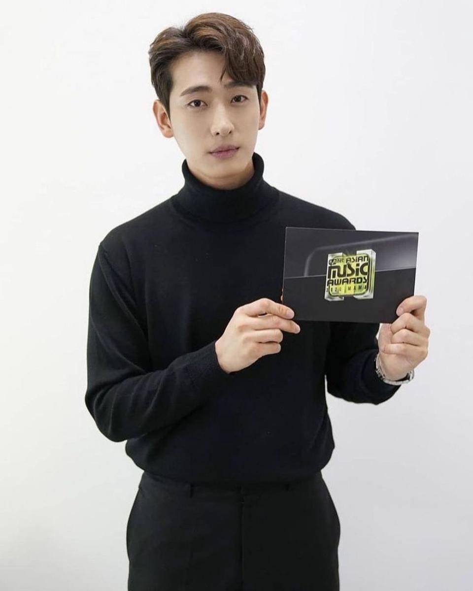 Yoon Park (instagram.com/yoon.bak)