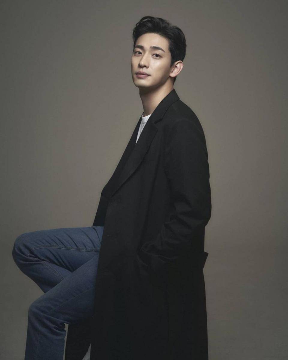Yoon Park (instagram.com/npioent)