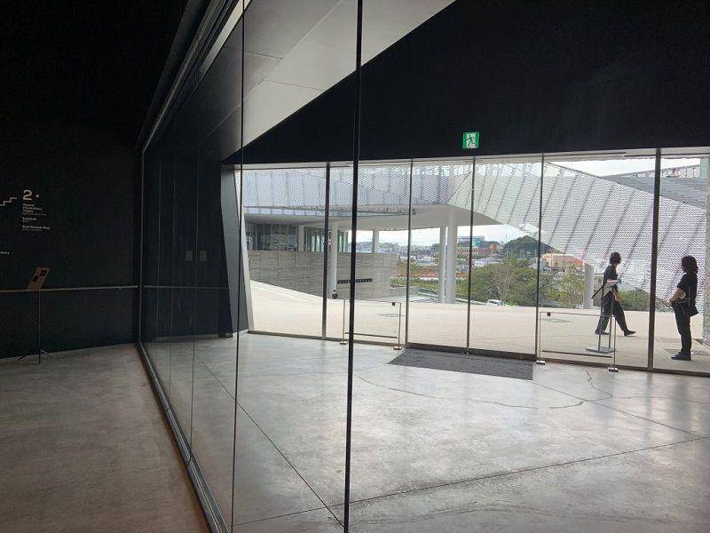 pintu masuk Museum Kadokawa (japan-forward.com)