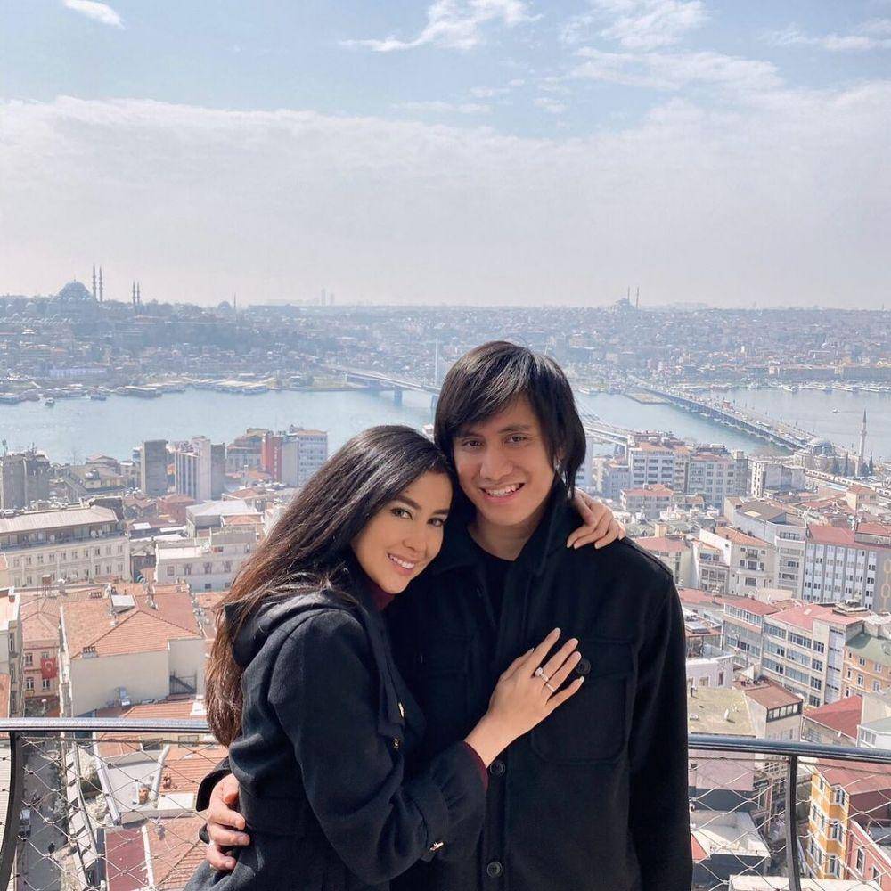 keluarga Kevin Aprilio dan Vicy Melanie (instagram.com/vicymelanie)
