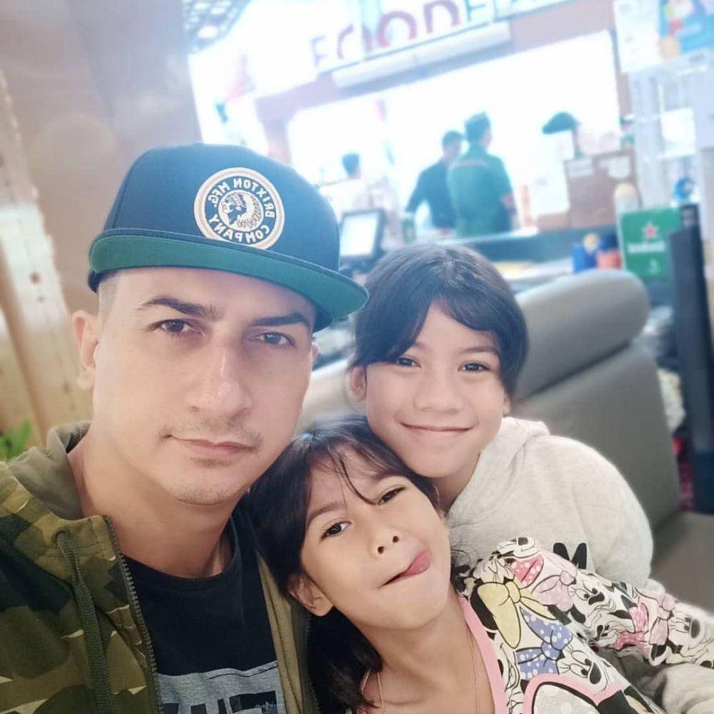 Erwin Cortez dan kedua putrinya (instagram.com/erwincortez17)