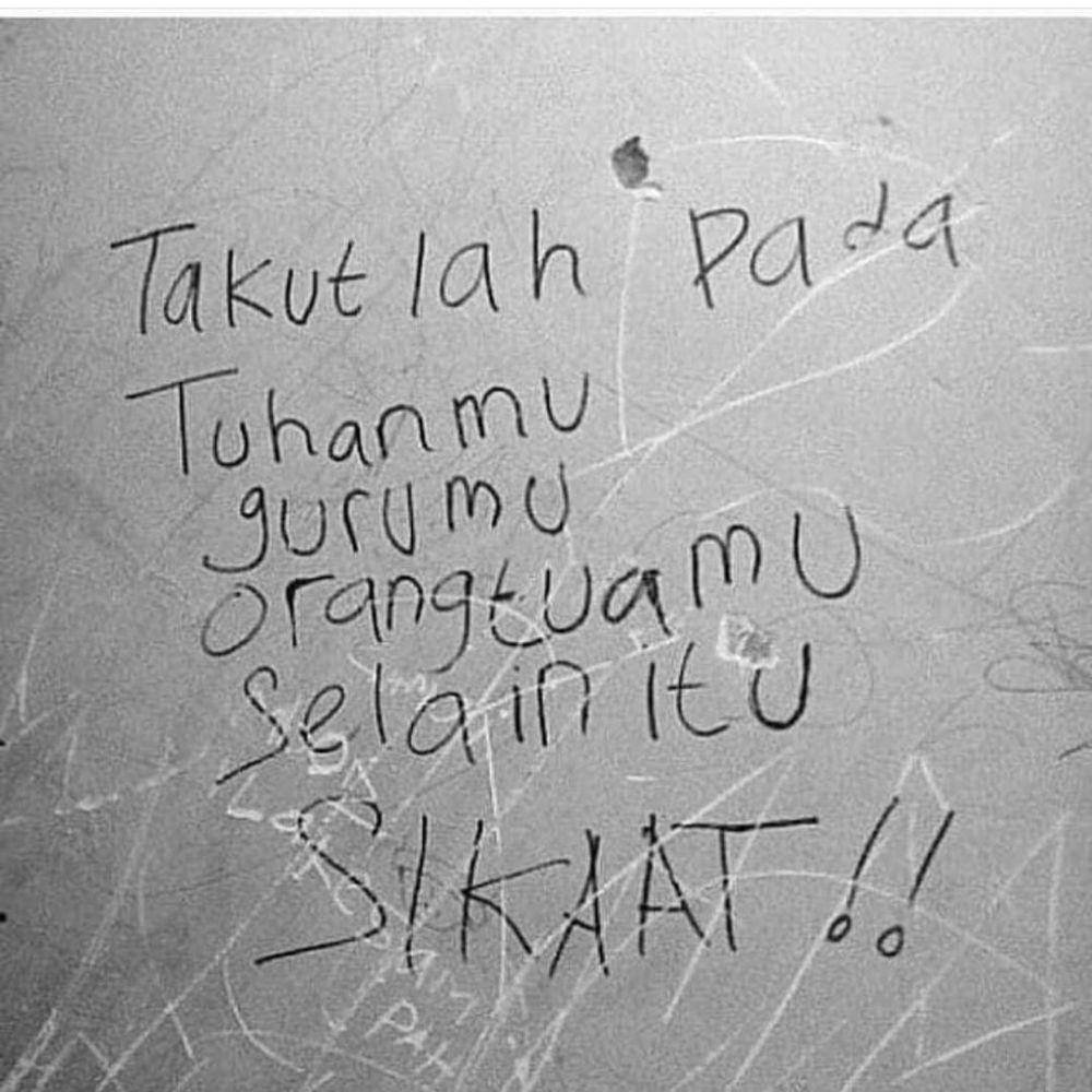 ragam tulisan di tembok (instagram.com/recehtapiviral)