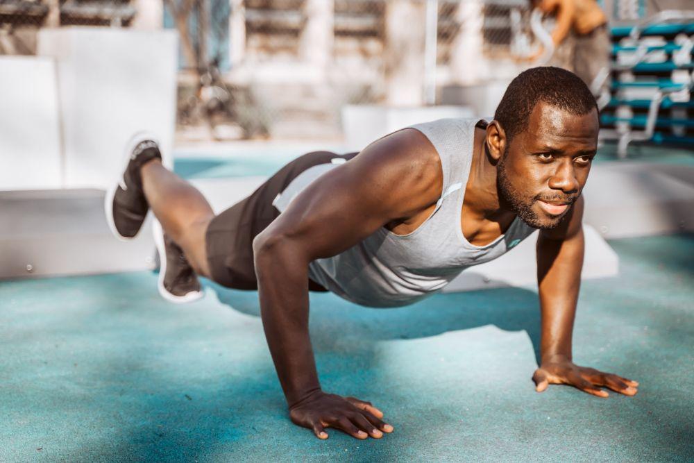 8 Efek Rutin Push-Up Setiap Hari yang Akan Kamu Dapatkan