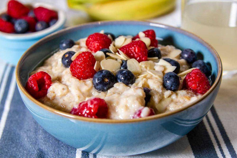 Berries porridge (slowcookerclub.com)