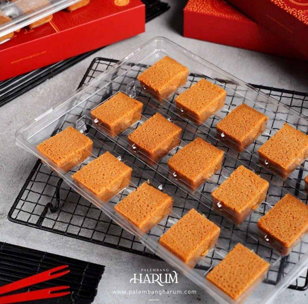 Kue delapan jam (instagram.com/palembangharum)