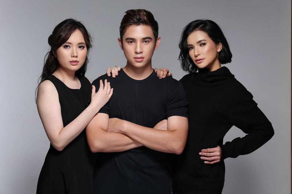 Single Mom Hebat! 10 Potret Artis dan Anaknya yang Semakin Dewasa