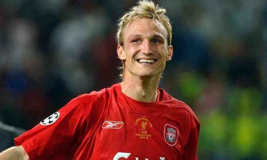 Sami Hyypia ketika membela Liverpool (liverpoolfc.com)