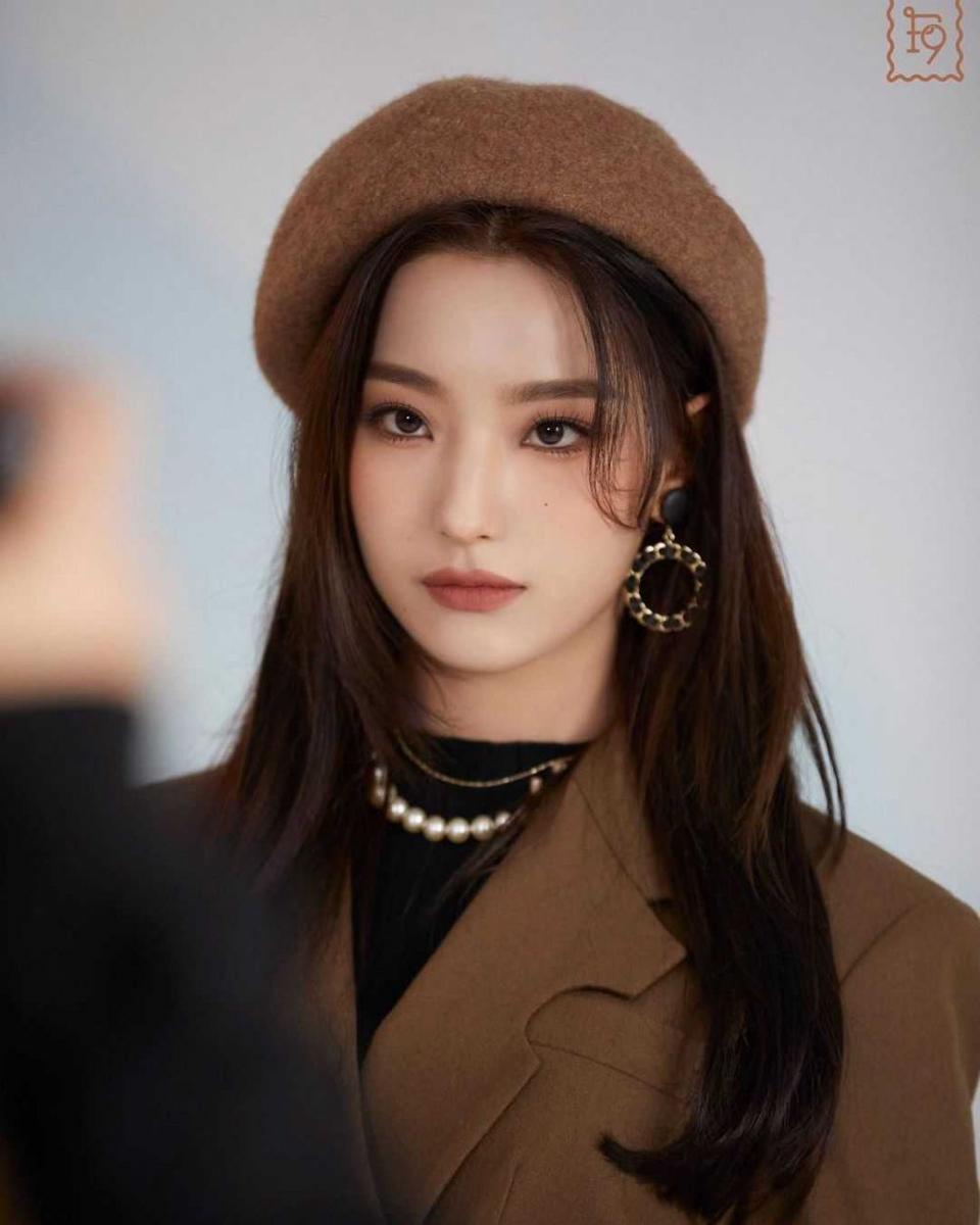 Saerom Fromis_9 (instagram.com/saero.fromis9)