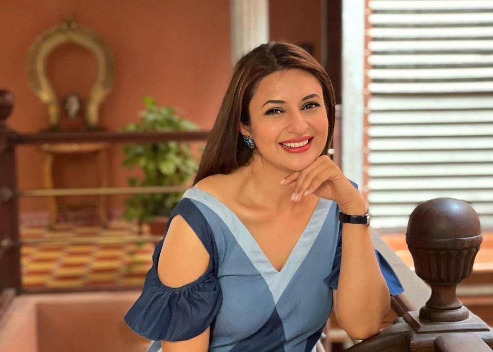 pesona Divyanka Triphati (instagram.com/divyankatriphatidahiya)