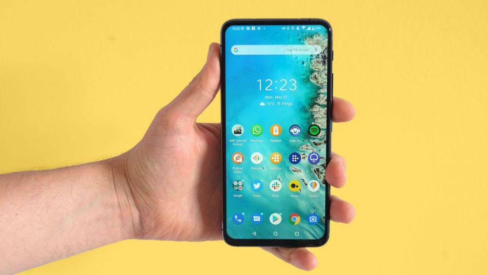 Asus Zenfone 8 (techradar.com)