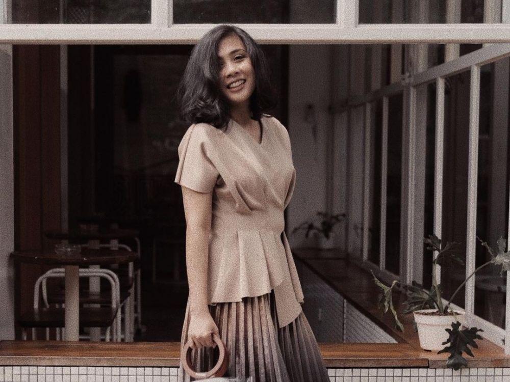 10 Potret Mia Sesaria, Istri Rendy Pandugo, yang Jarang Tersorot
