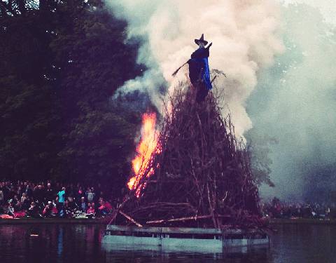 tradisi bakar penyihir (denmark.dk)