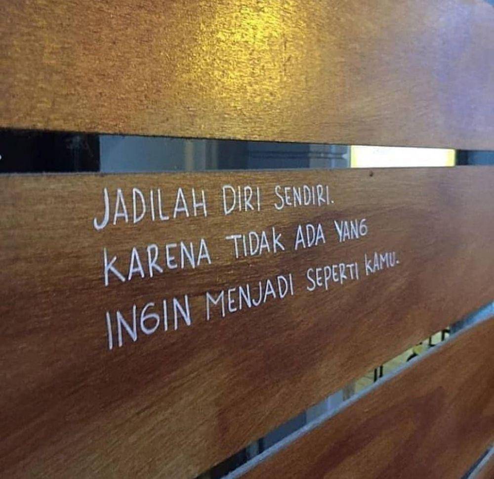 ragam tulisan di tembok (instagram.com/curhatantembok)