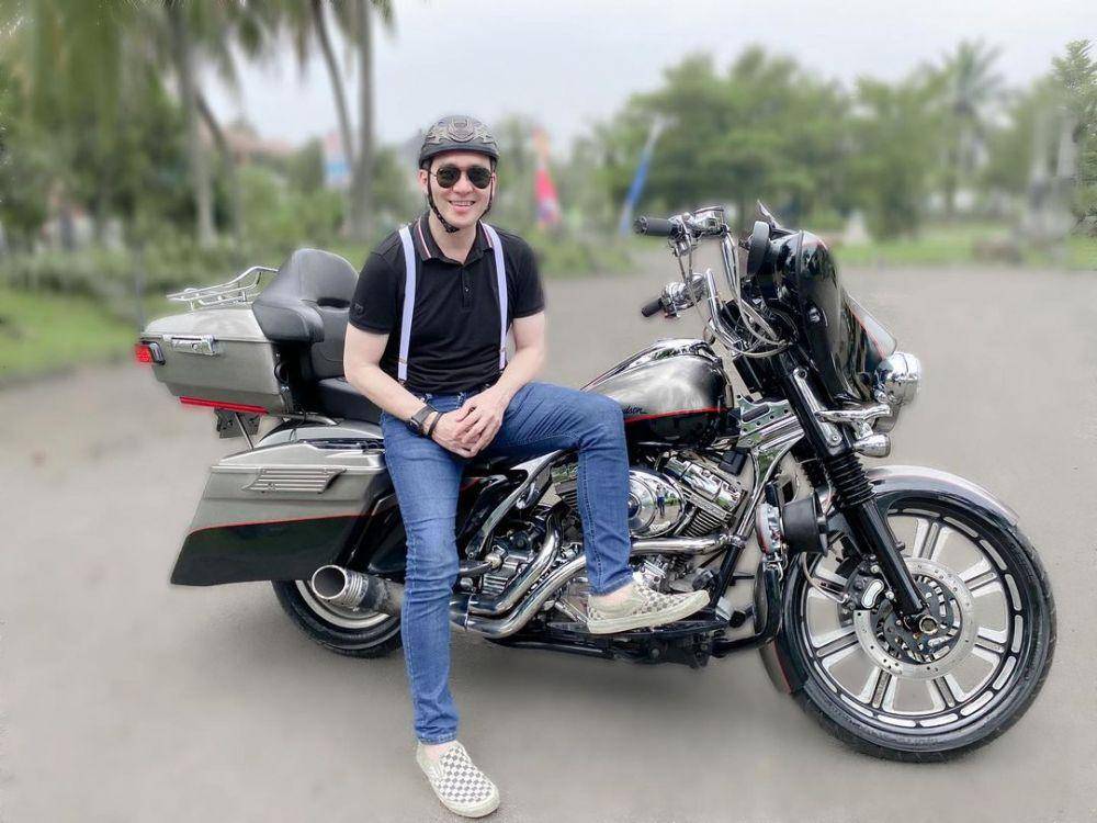 Fadli Akhmad (instagram.com/superfadli)