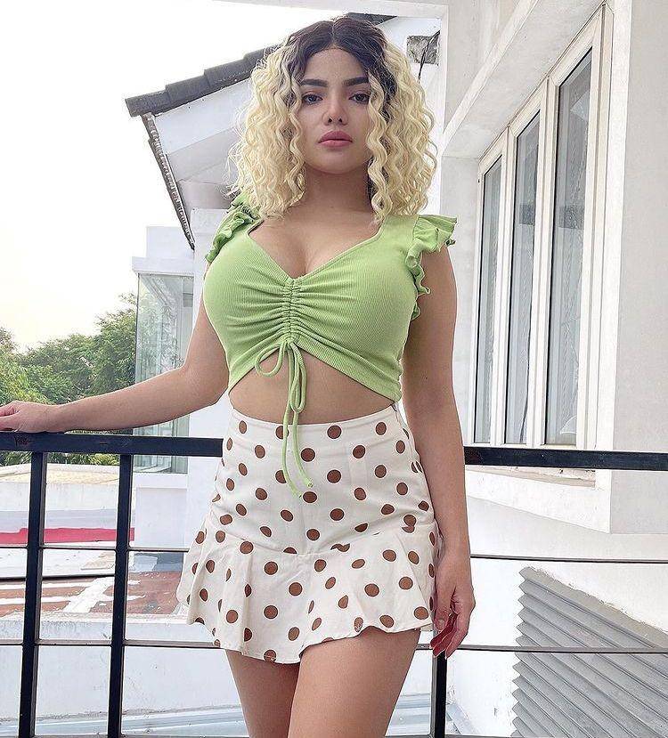 dinar (instagram.com/dinarcandy)