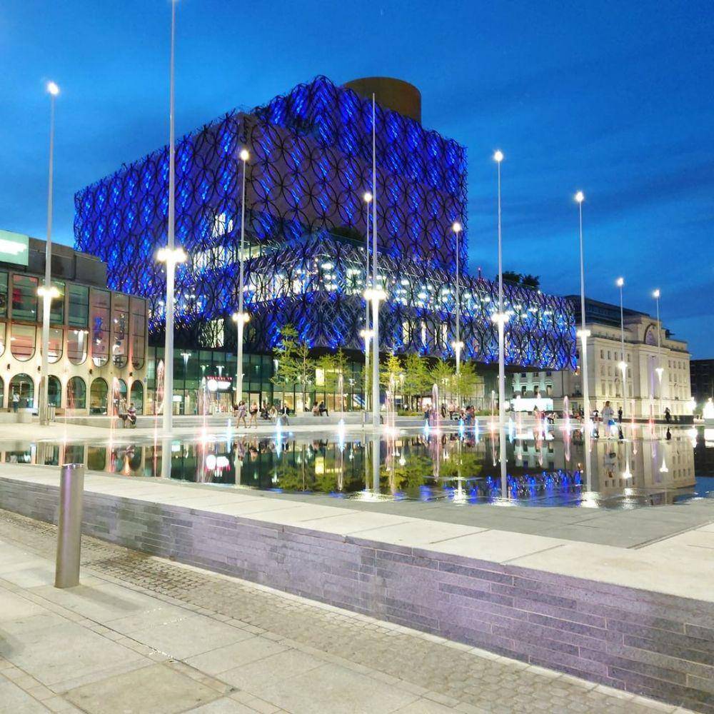 Library of Birmingham (instagram.com/puredark07)