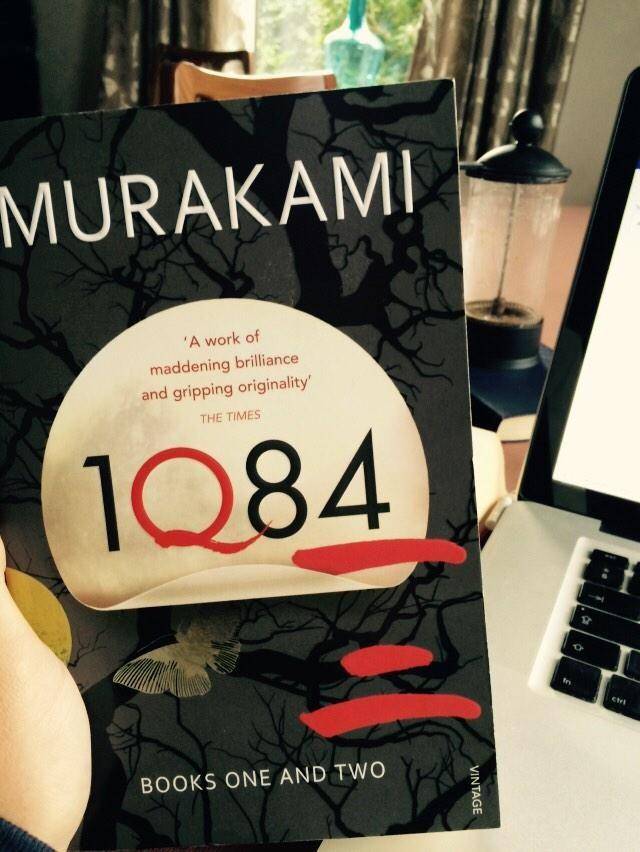 buku 1Q84 (twitter.com/emilydignum)