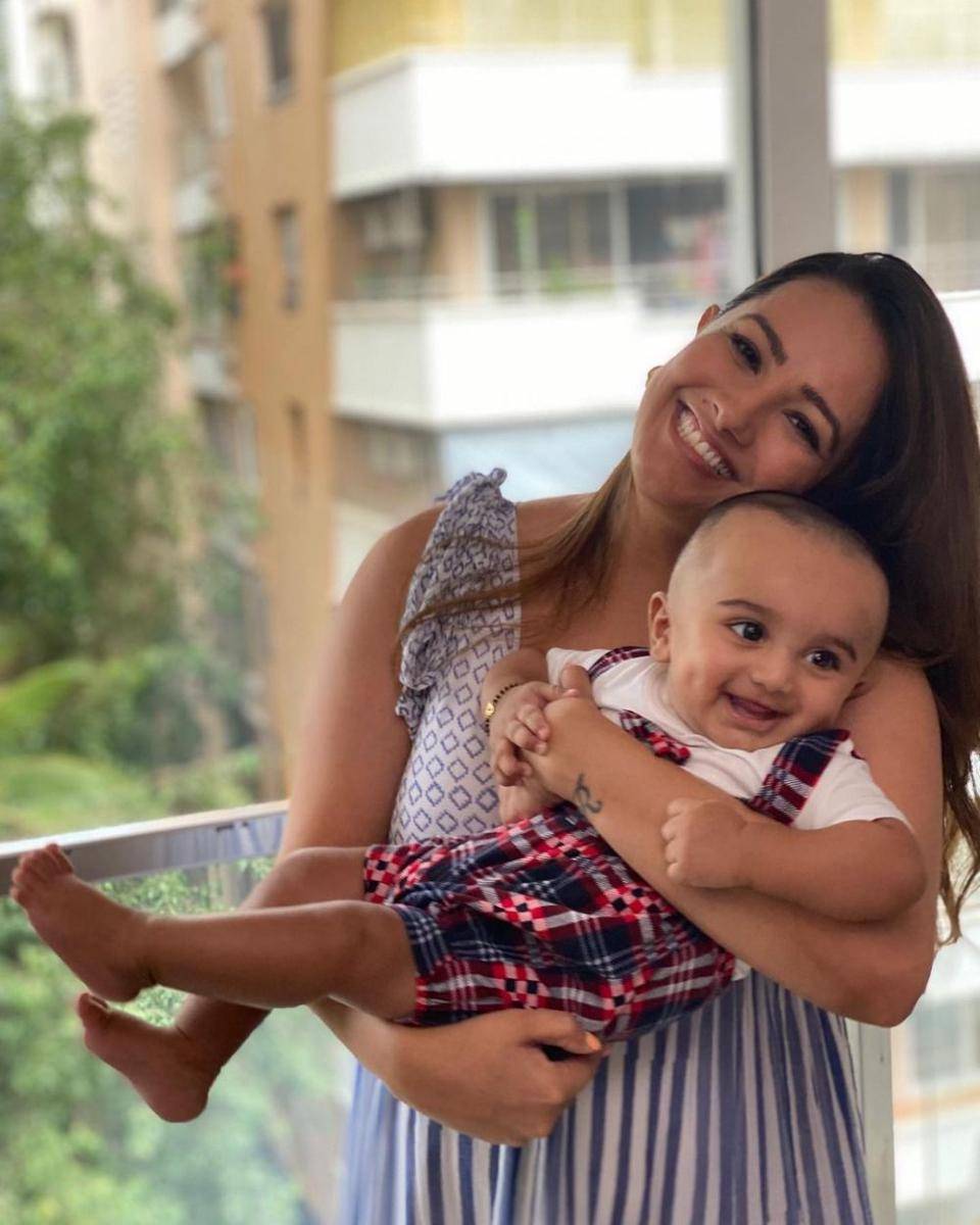 potret Anita Hassanandani dan anaknya (instagram.com/anitahassanandani)