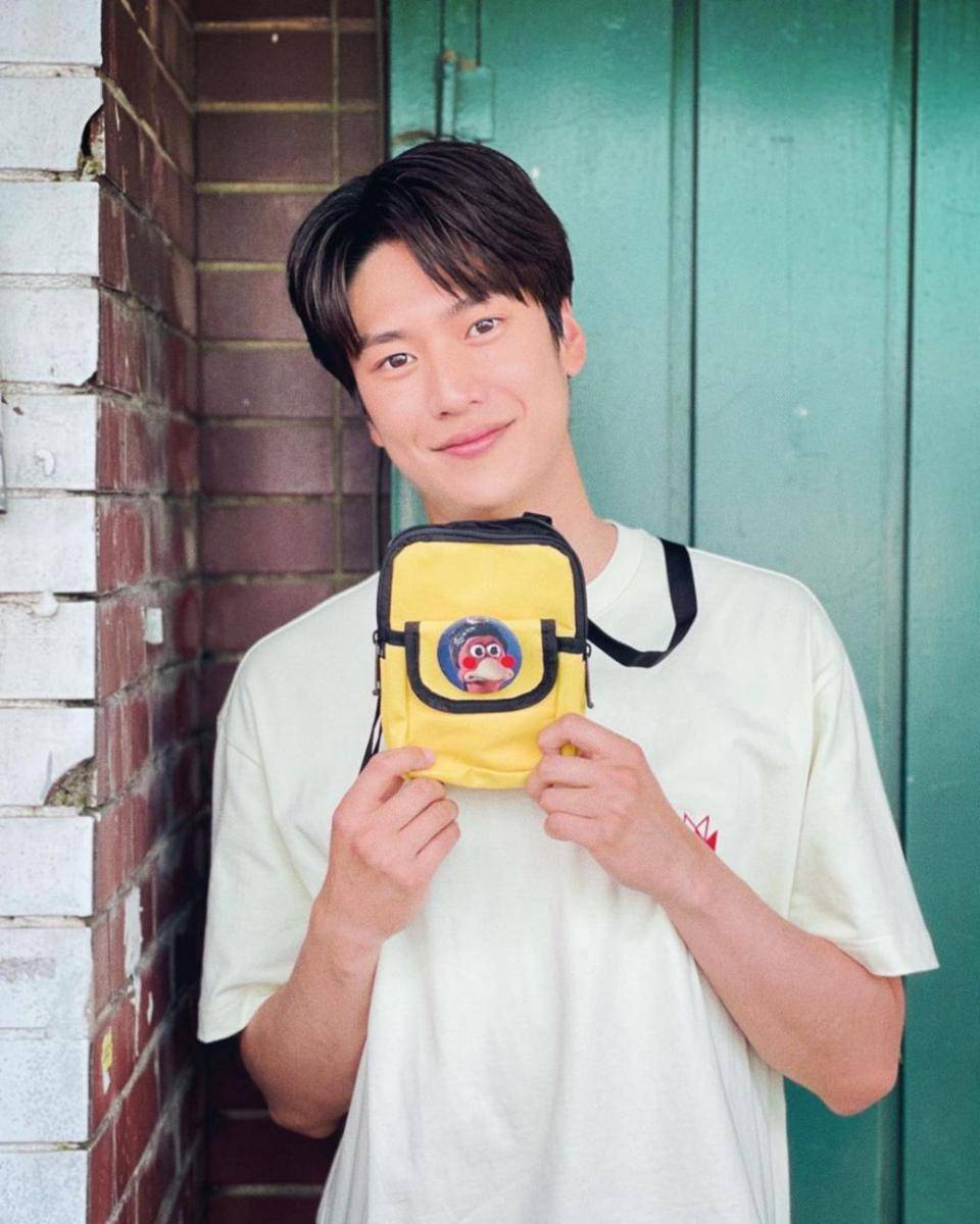 Na In Woo (instagram.com/10042n00)