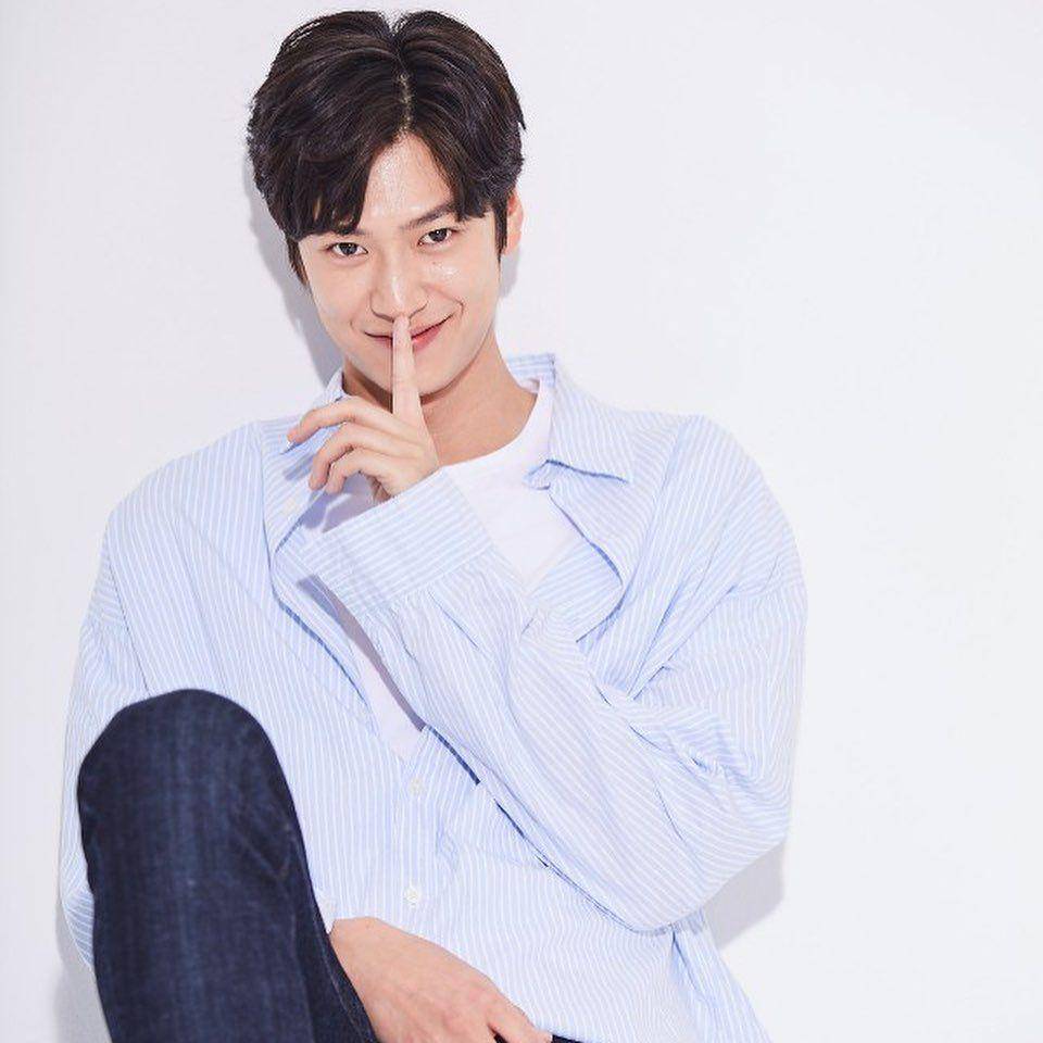 Na In Woo (instagram.com/10042n00)