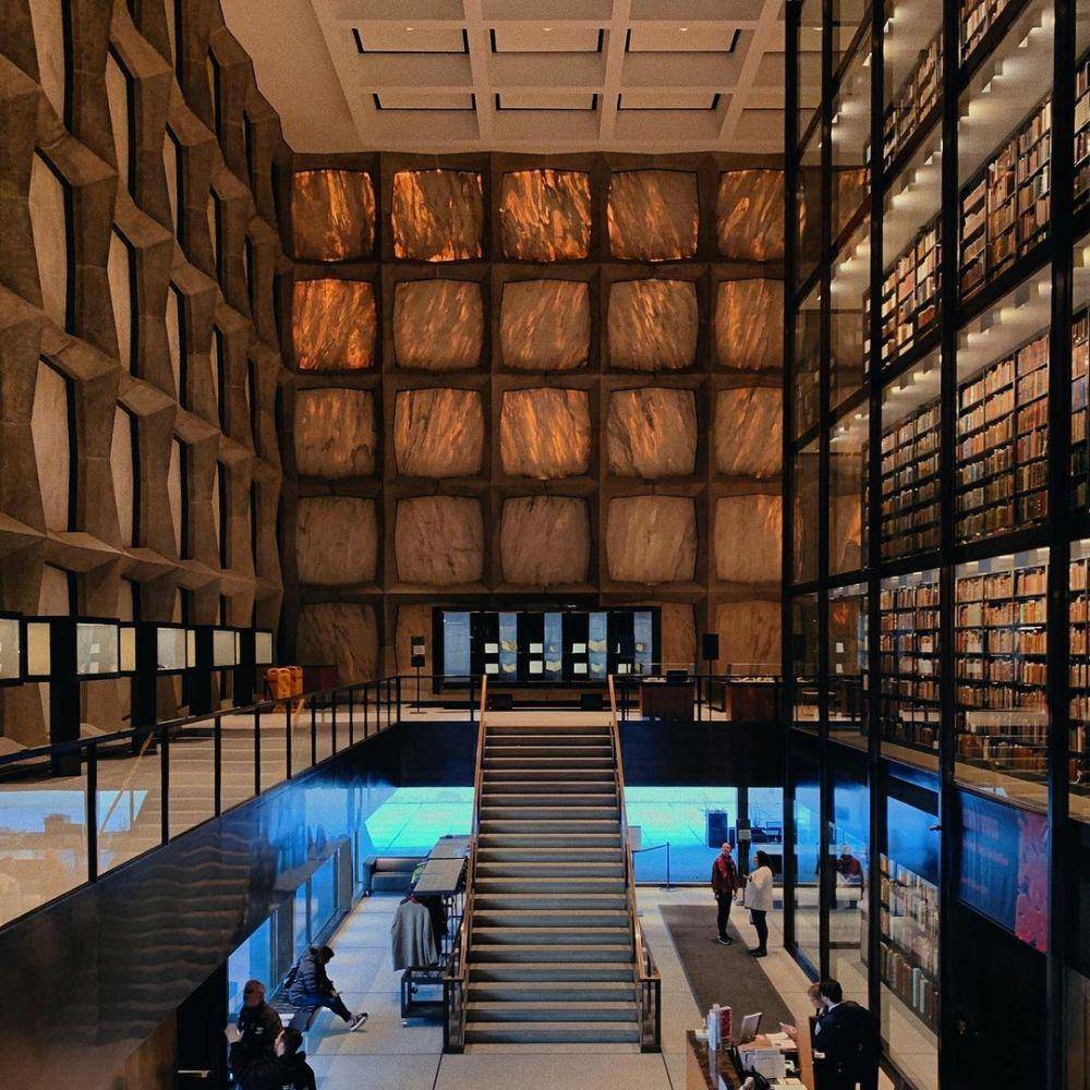 Beinecke Rare Book and Manuscript Library (instagram.com/qiuwaishan)