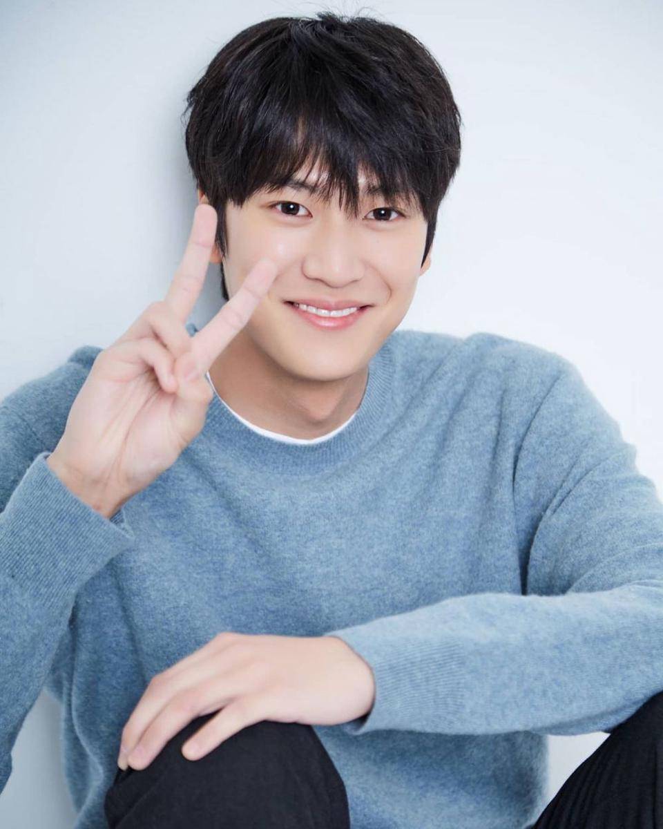Na In Woo (instagram.com/10042n00)