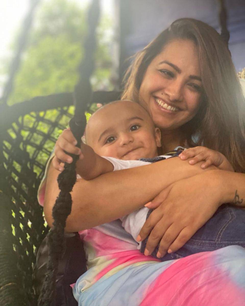 potret Anita Hassanandani dan anaknya (instagram.com/anitahassanandani)