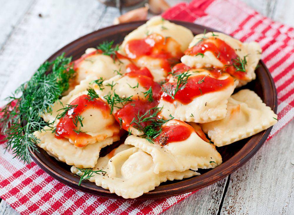 ilustrasi ravioli (freepik.com/timolina)
