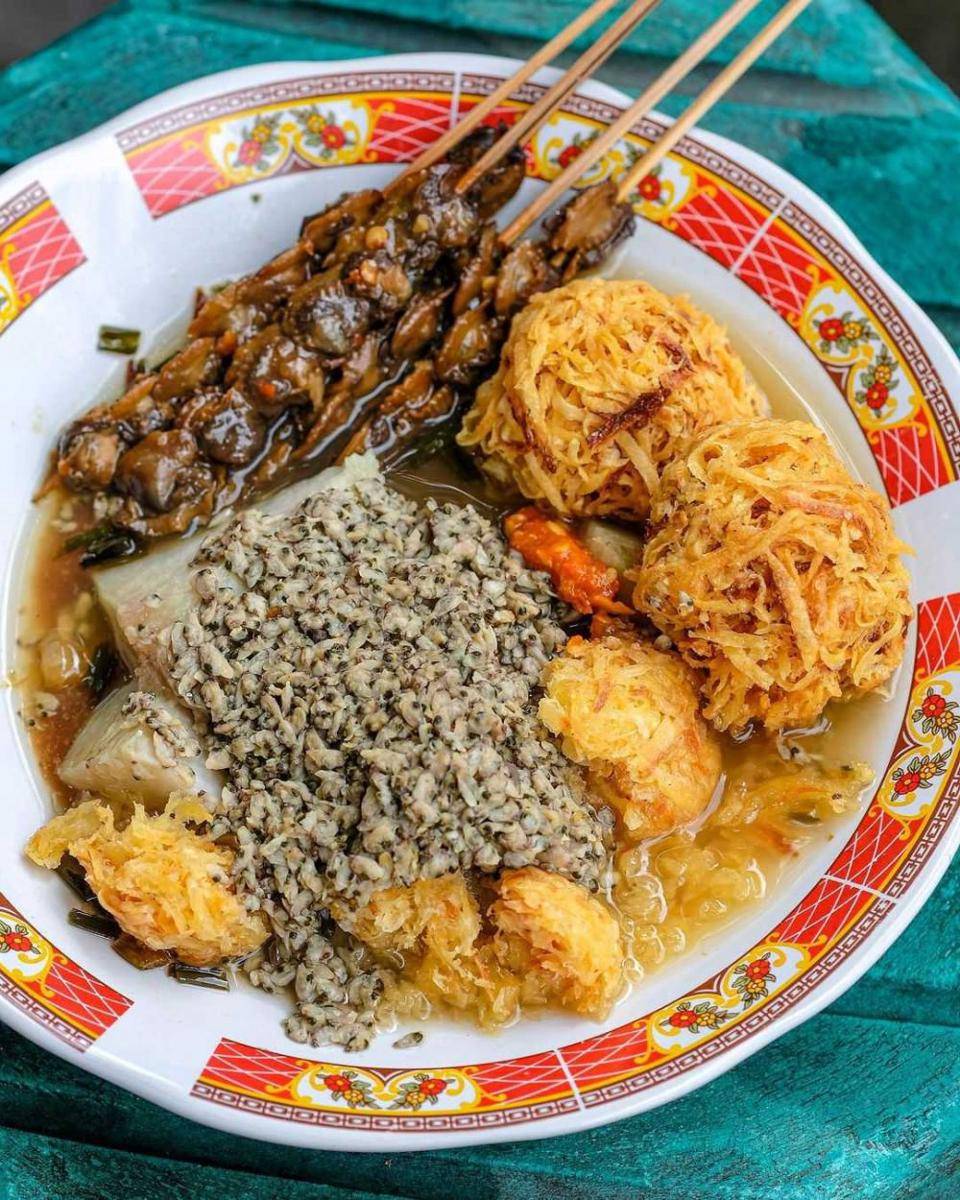 potret hidangan lontong kupang (instagram.com/the.lucky.belly)