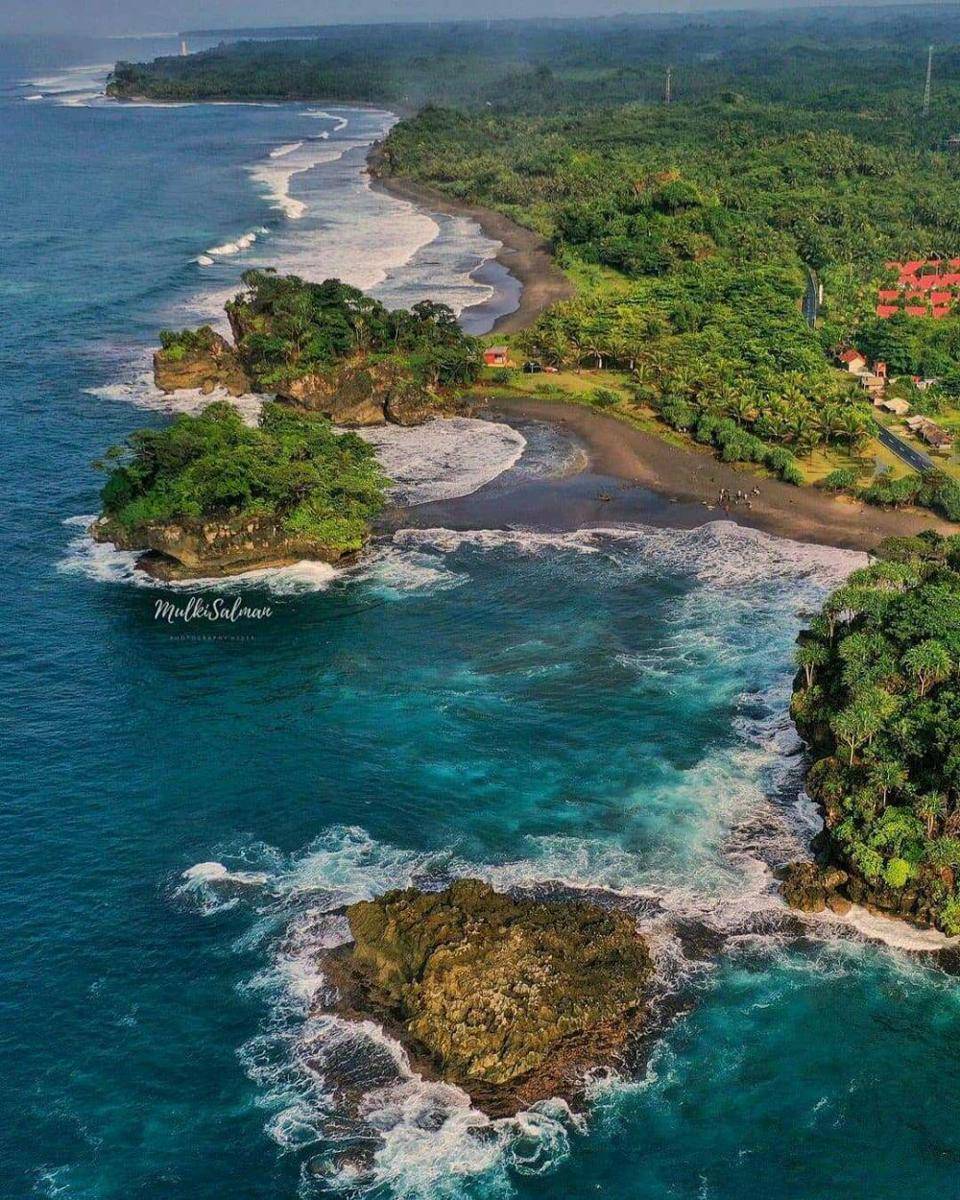 Pantai Madasari, Pangandaran (instagram.com/berandapangandaran)
