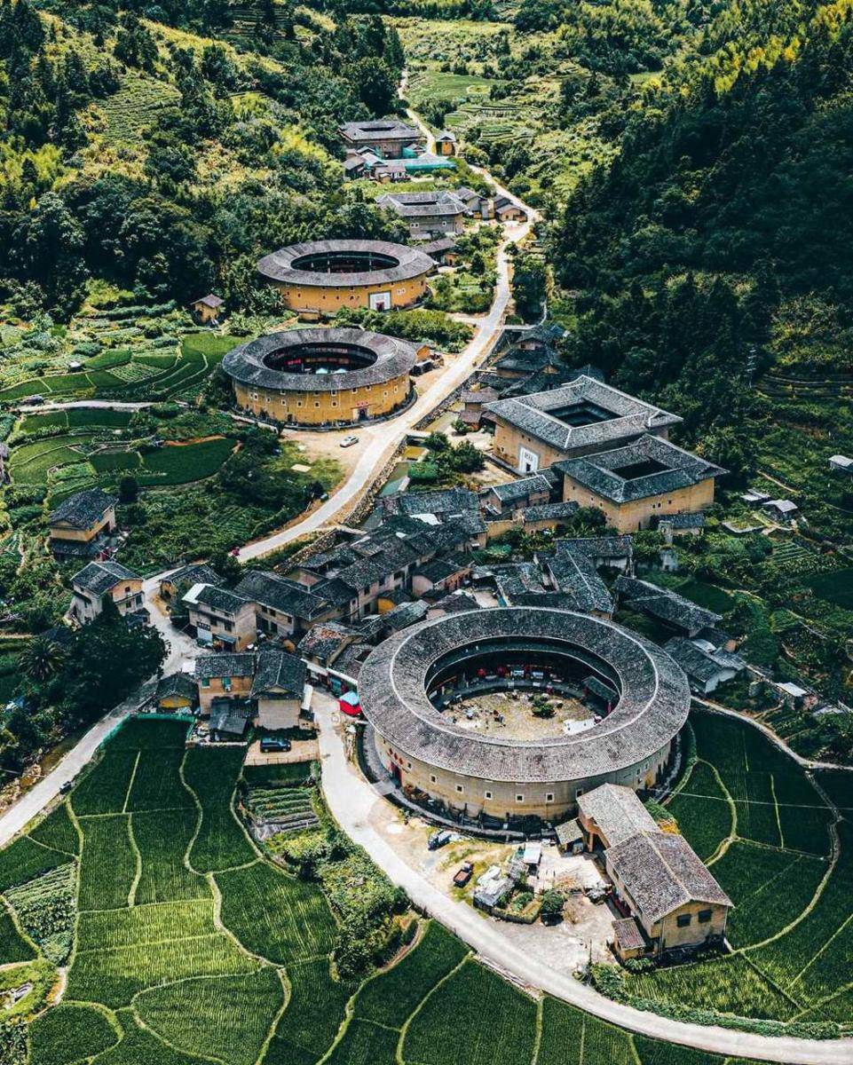 round tulou (instagram/tigerhuang23bb)