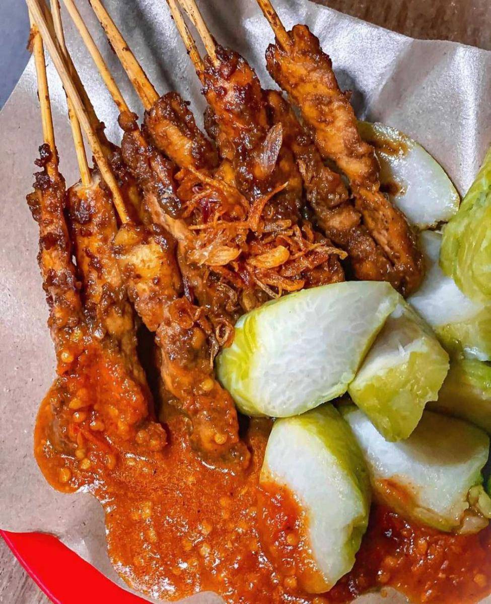 Sate ayam madura (instagram.com/ajakmakan)