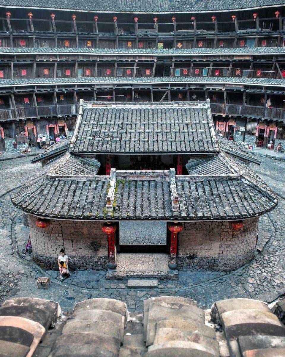 inside tulou (instagram/andychewwk)