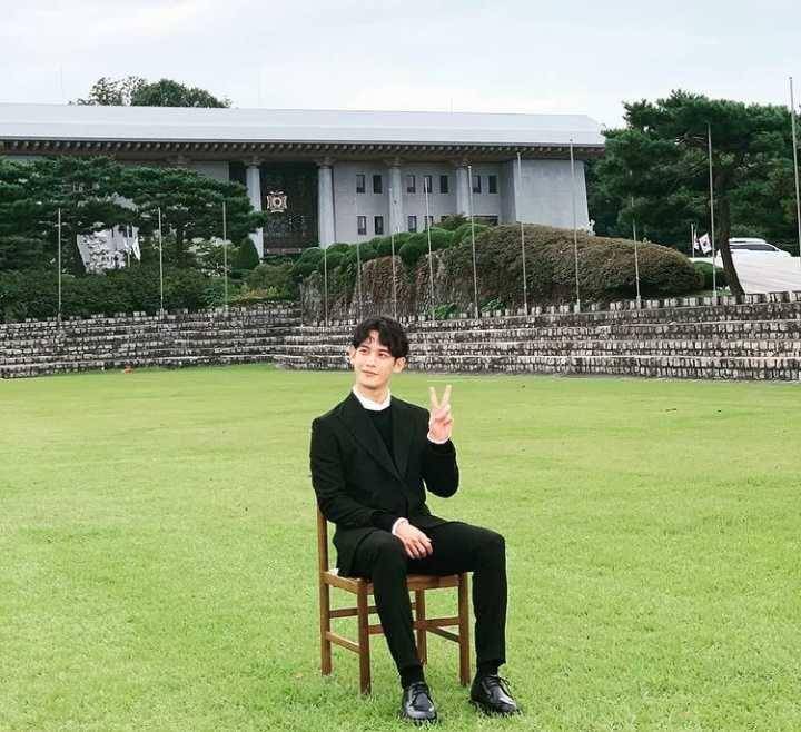 Park Ki Woong (instagram.com/oopkwoo)